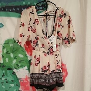 ⛵ 5$/15 Kohl's Rose Print V-Neck Dress